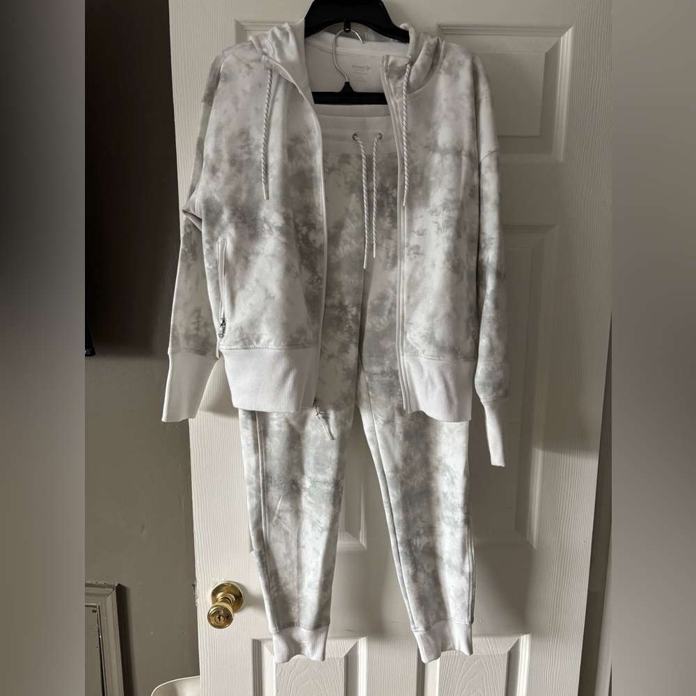 NWOT: Gray Tie-Dye Hoodie and Joggers Set